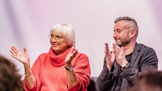 Kulturstaatsministerin Roth mit dem ukrainischen Autor Serhij Zhadan