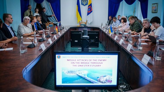 Staatsministerin Roth mit Olexandr Tkatschenko und dem Gouverneur des Oblast Odessa, Maksym Marchenko