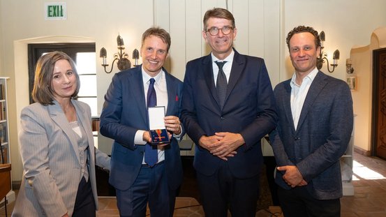 Claudia Gordon, Direktorin der Villa Aurora, Justin Jampol, Staatsminister Weimer und Jakob Scherer, Gesch&auml;ftsf&uuml;hrendes Vorstandsmitglied der Villa Aurora & Thomas Mann House Berlin