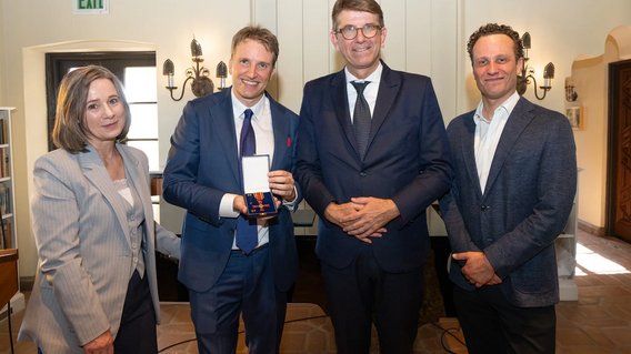 Bild zum Artikel: "Bundesverdienstkreuz am Bande für Justin Jampol"
