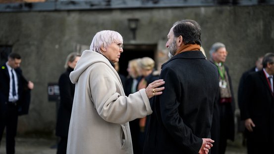 Kulturstaatsministerin Claudia Roth bei der Gedenkfeier in Auschwitz.