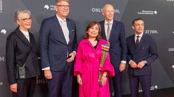 Bild zum Artikel: "77. Frankfurter Buchmesse eröffnet – Staatsminister Weimer: „Ein Ort, an dem die Freiheit des Wortes gefeiert wird“"