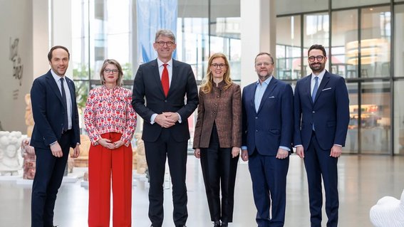 Bild zum Artikel: "Verbunden durch Sprache"