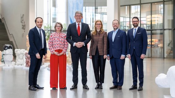 Bild zum Artikel: "Verbunden durch Sprache"