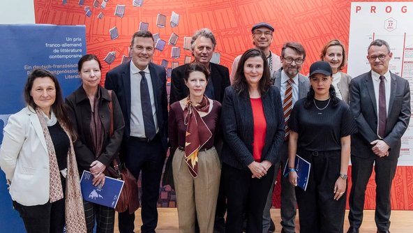 Gruppenbild mit den Preistr&auml;gern des Franz-Hessel-Preises 2026