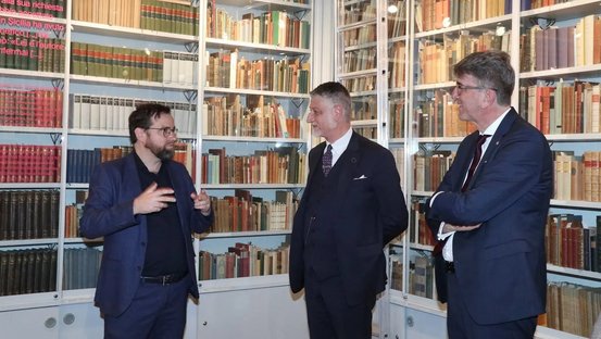 Staatsminister Weimer und sein Amtskollege Giuli mit Casa di Goethe-Direktor Gregor Lersch