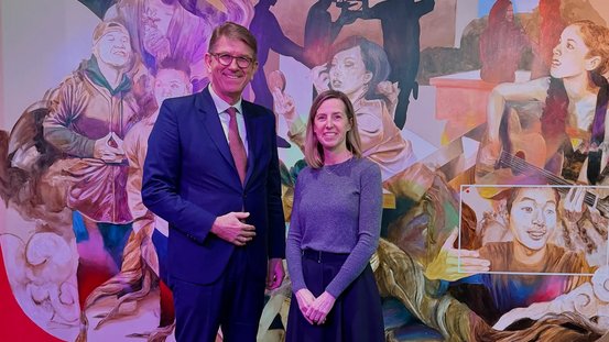 Staatsminister Weimer mit Leslie Miller
