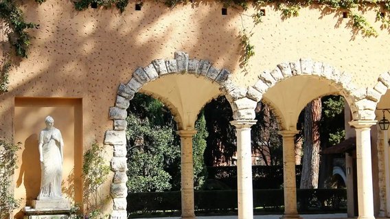 Blick in den Garten der Villa Massimo in Rom.