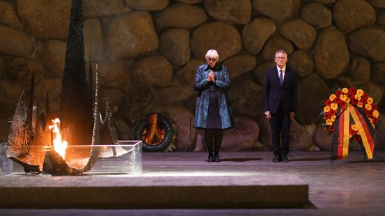 Kulturstaatsministerin Roth in Yad Vashem