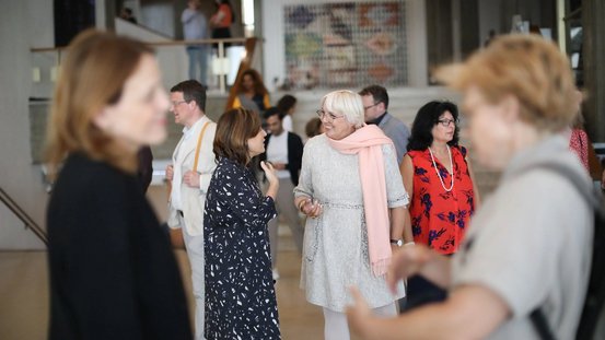 Kulturstaatsministerin im Museum of Art in Tel Aviv