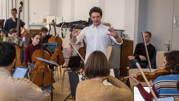 Das JCOHH probt in R&auml;umlichkeiten des Helene-Lange-Gymnasiums in EImsb&uuml;ttel