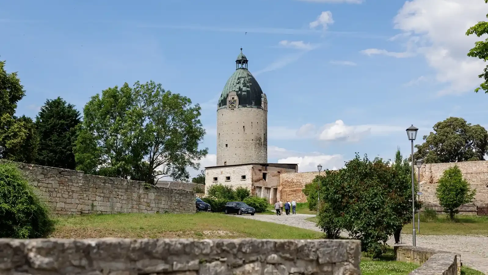 Blick auf den mittelalterlichen Rundturm "Dicker Wilhelm"