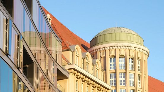 Fassade der Deutschen Nationalbibliothek in Leipzig