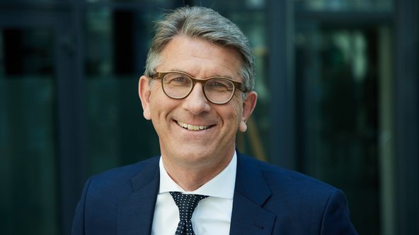 Porträt von Kulturstaatsminister Wolfram Weimer