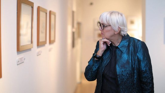 Kulturstaatsministerin Roth im Kunstmuseum von Yad Vashem