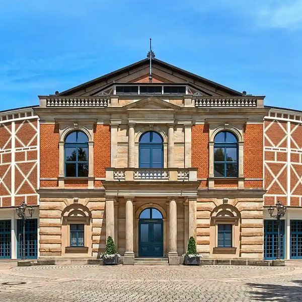  Das Bayreuther Festspielhaus