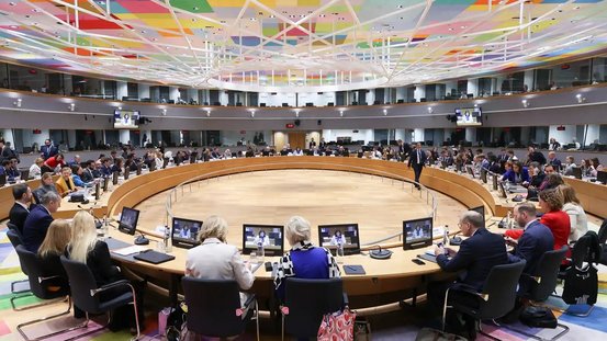 Die EU-Kultur- und Medienministerinnen am Runden Tisch in Br&uuml;ssel
