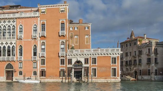 Blick auf den Palazzo Barbarigo della Terrazza in Venedig, der das Deutsche Studienzentrum beherbergt.