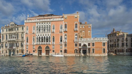 Blick auf den Palazzo Barbarigo della Terrazza in Venedig, der das Deutsche Studienzentrum beherbergt.