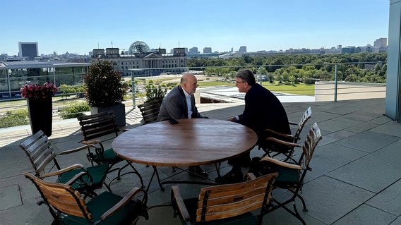 Bild zum Artikel: "Staatsminister Wolfram Weimer und der Botschafter des Staates Israel, Ron Prosor, warnen vor einer wachsenden Ausgrenzung jüdischer Künstlerinnen und Künstler in Deutschland und Europa"