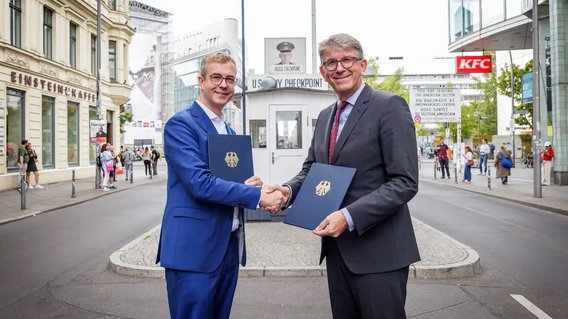 Bild zum Artikel: "Weimer: „Berlin soll international leuchten“"