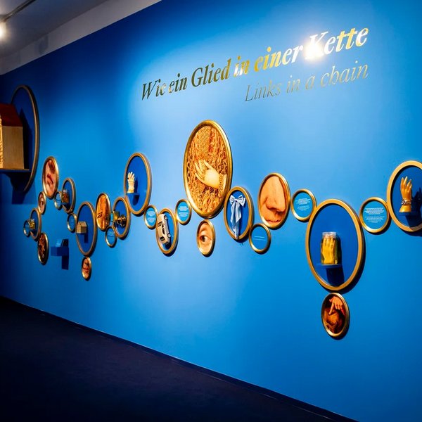 Blick in die Ausstellung "Family Affairs. 125 Jahre Buddenbrooks"
