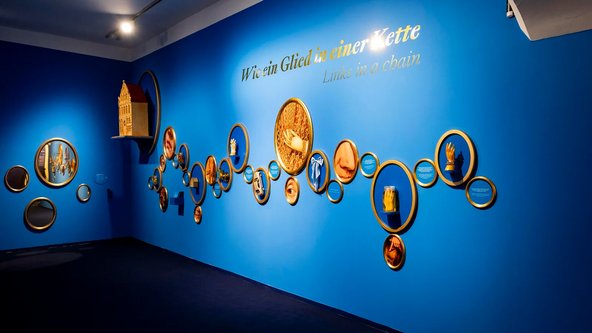 Blick in die Ausstellung "Family Affairs. 125 Jahre Buddenbrooks"