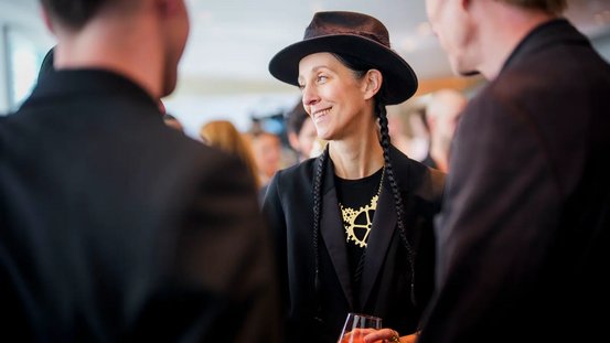 Die Modedesignerin Esther Perbandt im Austausch