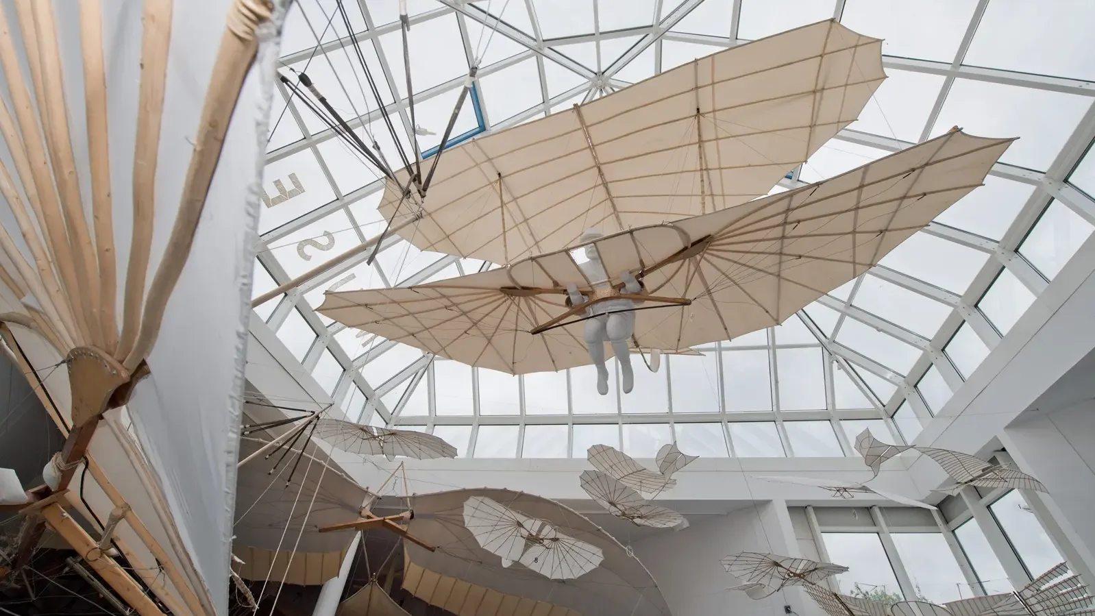 Nachbau eines historischen Flugger&auml;tes im Otto-Lilienthal-Museum