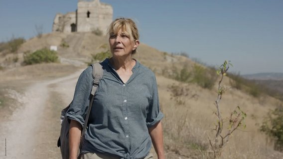 Key-Still: Jana Radewa als Arch&auml;ologin Veska in &bdquo;Das getr&auml;umte Abenteuer&ldquo; von Valeska Grisebach