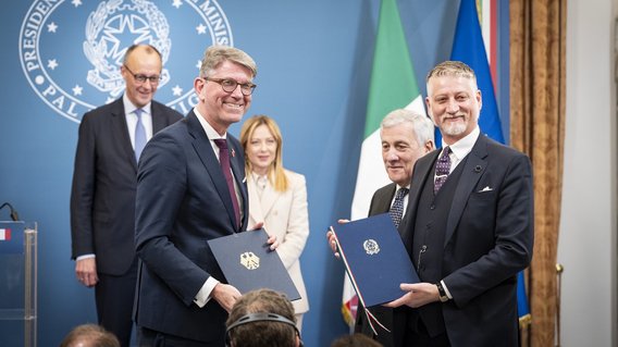Staatsminister Weimer mit seinem italienischen Amtskollegen Giuli bei den deutsch-italienischen Regierungskonsultationen