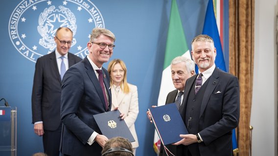 Staatsminister Weimer mit seinem italienischen Amtskollegen Giuli bei den deutsch-italienischen Regierungskonsultationen
