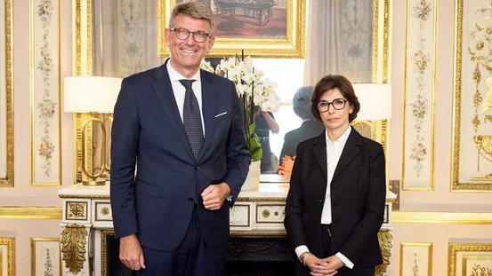 Kulturstaatsminister Wolfram Weimer und Frankreichs Kulturministerin Rachida Dati.