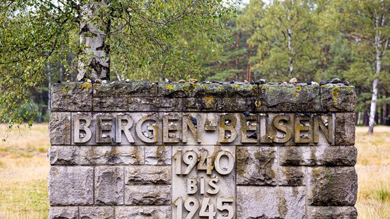Bild zum Artikel: "KZ-Gedenkstätten"