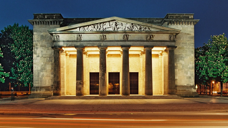 Außenaufnahme der Neuen Wache in Berlin.