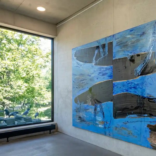 Ausstellungsansicht &bdquo;Wo Kolibris schwimmen&ldquo; 