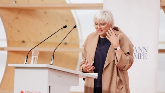 Kulturstaatsministerin Roth bei ihrer Laudatio auf die Frankfurter Buchmesse