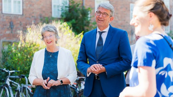Staatsminister Weimer mit Landesbisch&ouml;fin Kristina K&uuml;hnbaum-Schmidt