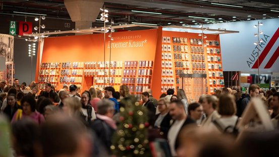 Blick auf den Stand der Verlagsgruppe Droemer Knaur