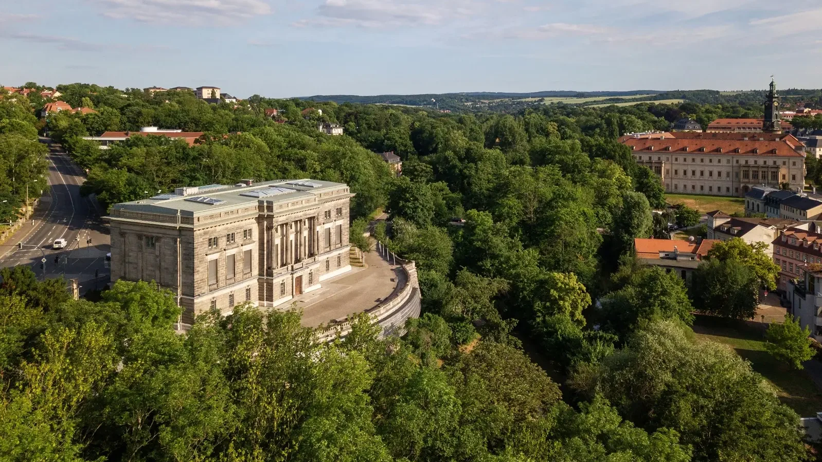 Blick von au&szlig;en auf das Goethe-und-Schiller-Archiv