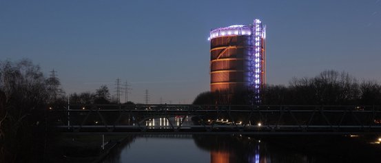 Gasometer Oberhausen bei Nacht