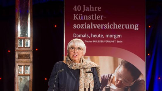 Kulturstaatsministerin Roth spricht beim 40jährigen Jubiläum der Künstlersozialkasse