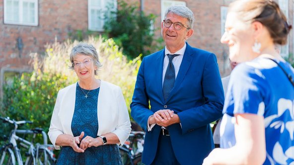 Staatsminister Weimer mit Landesbisch&ouml;fin Kristina K&uuml;hnbaum-Schmidt
