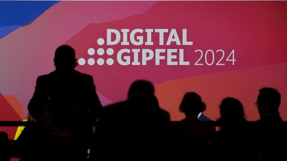 Zuschauerraum beim Digital-Gipfel von hinten