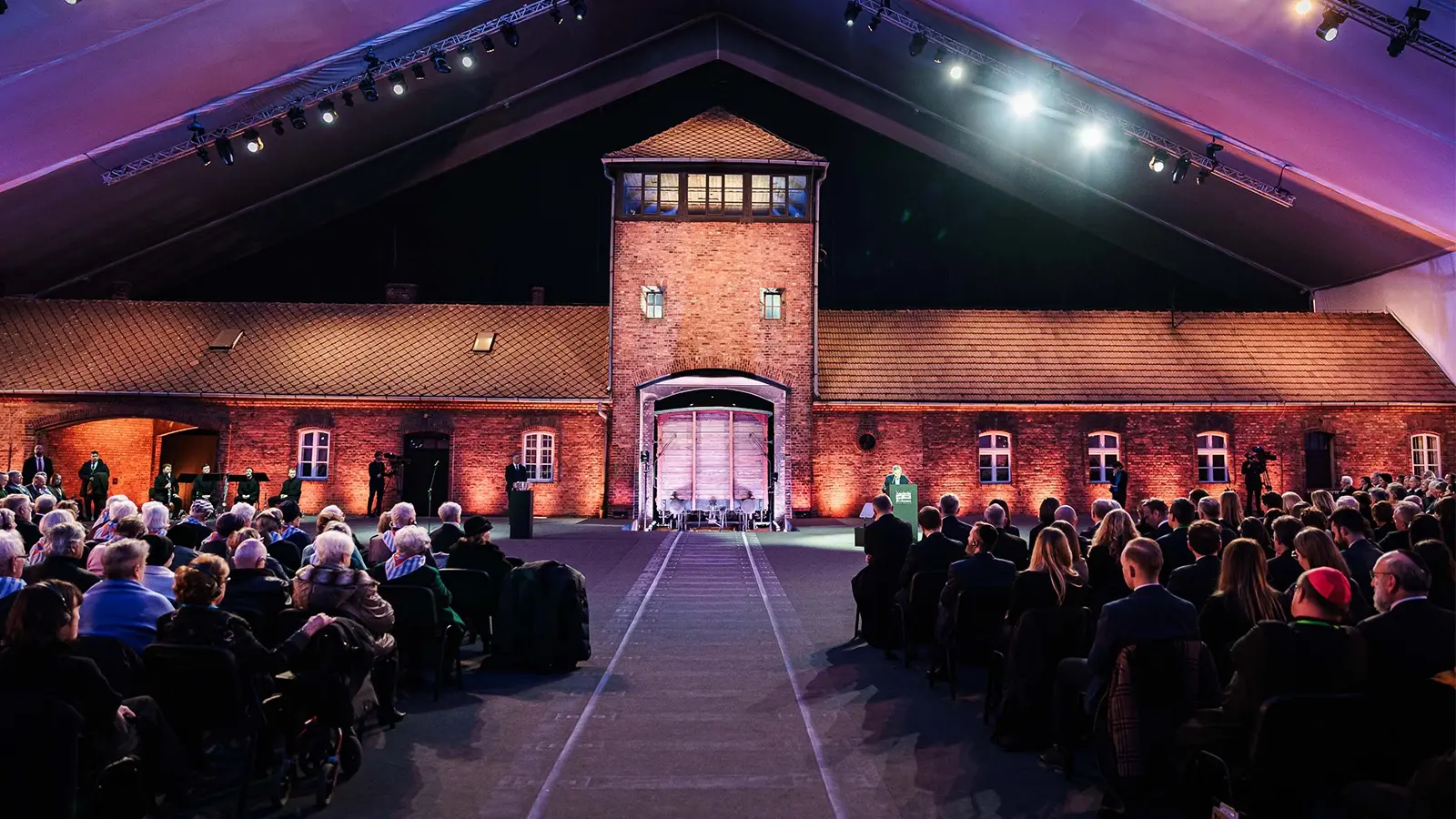 Offizielle Gedenkveranstaltung zum 80. Jahrestag der Befreiung des Konzentrationslagers in Auschwitz.