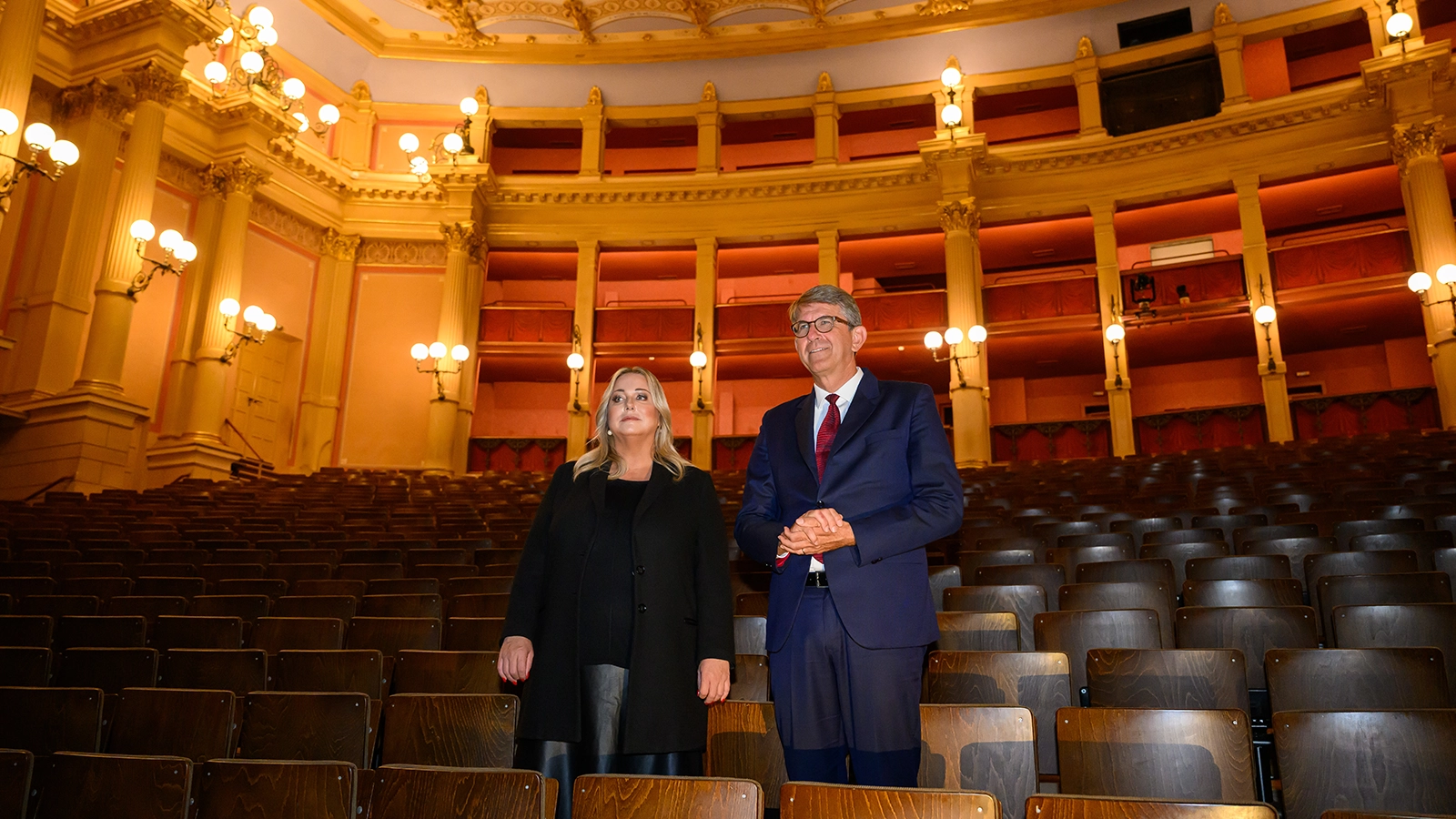 Katharina Wagner und Wolfram Weimer in der Loge des Festpielhauses.